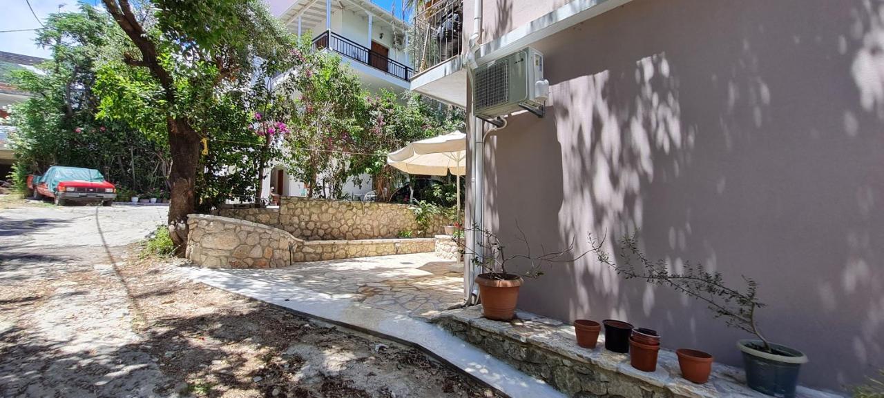 Apartamento Gerys House Nikiana Exterior foto