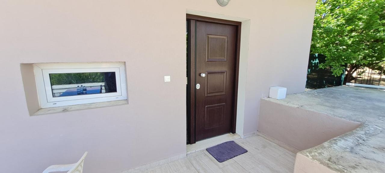Apartamento Gerys House Nikiana Exterior foto