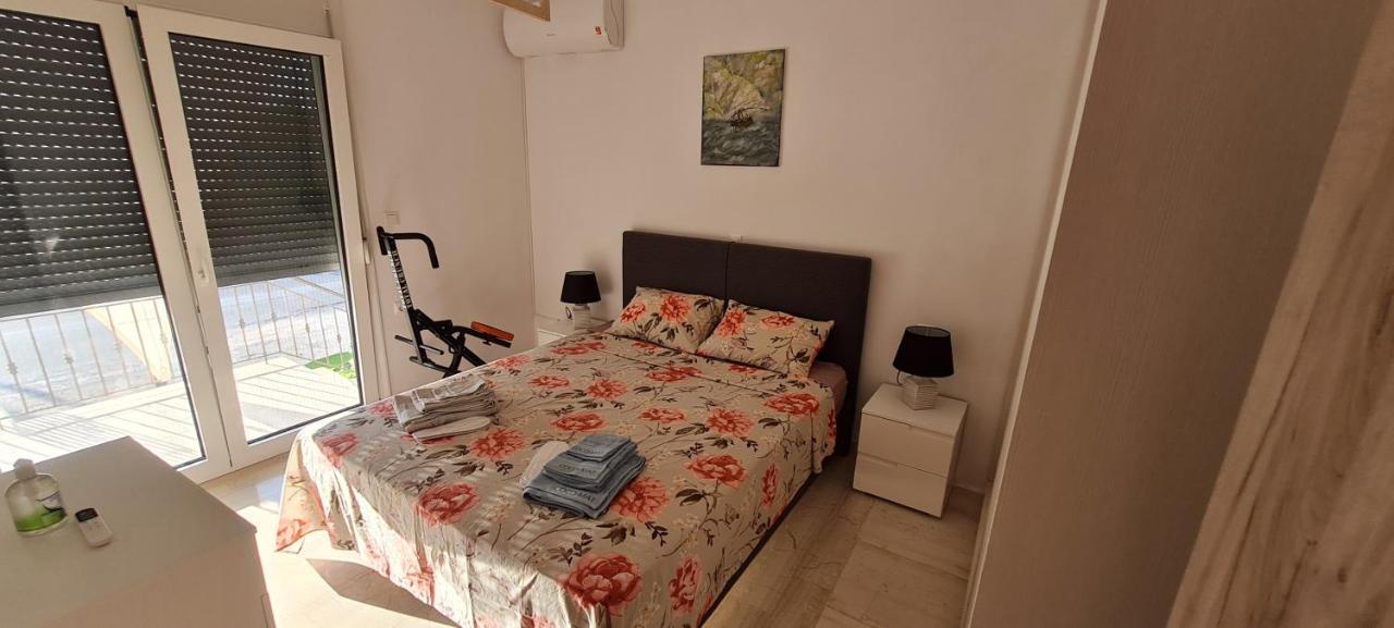 Apartamento Gerys House Nikiana Exterior foto