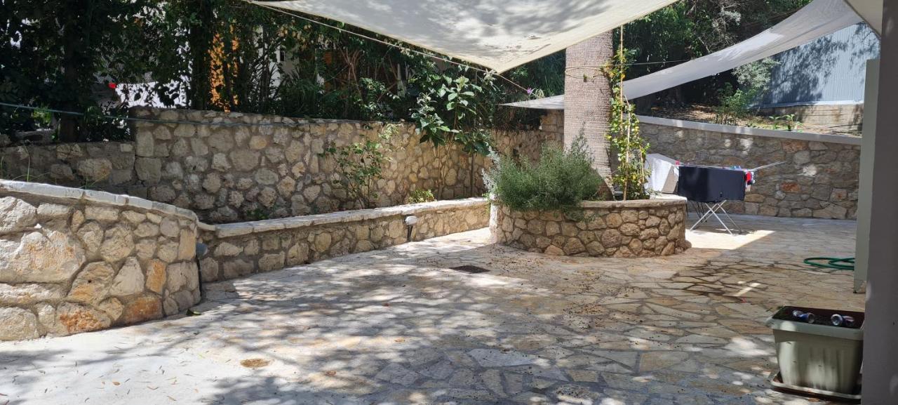 Apartamento Gerys House Nikiana Exterior foto