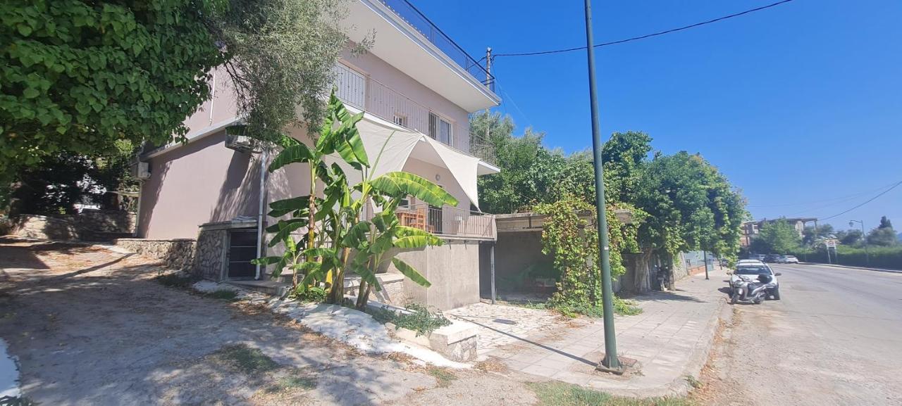 Apartamento Gerys House Nikiana Exterior foto